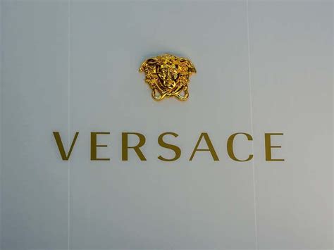 übernahme versace|coach parent buys Versace.